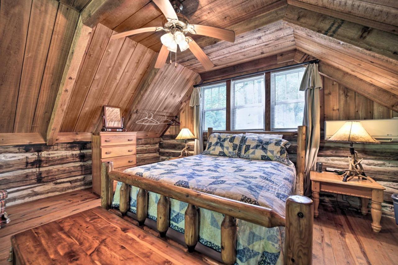 Historic Cabin Grill And Hiking Trail Access! 布赖森城 外观 照片